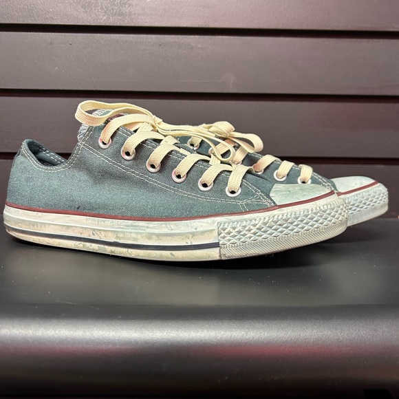 Chuck Taylor Low - Picture 2 of 8